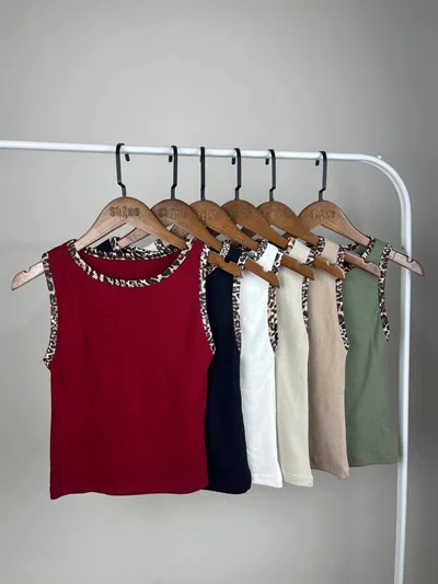 کراپ تاپ با حاشیه پلنگی